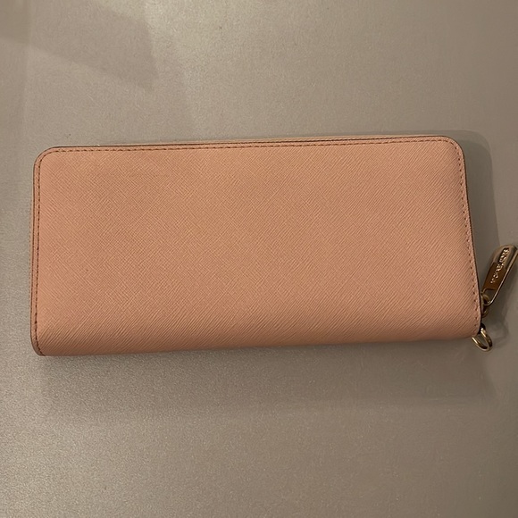 Michael Kors Jet Set Travel Continental Wristlet Purse for Women Leather, Ballet - Picture 2 of 3